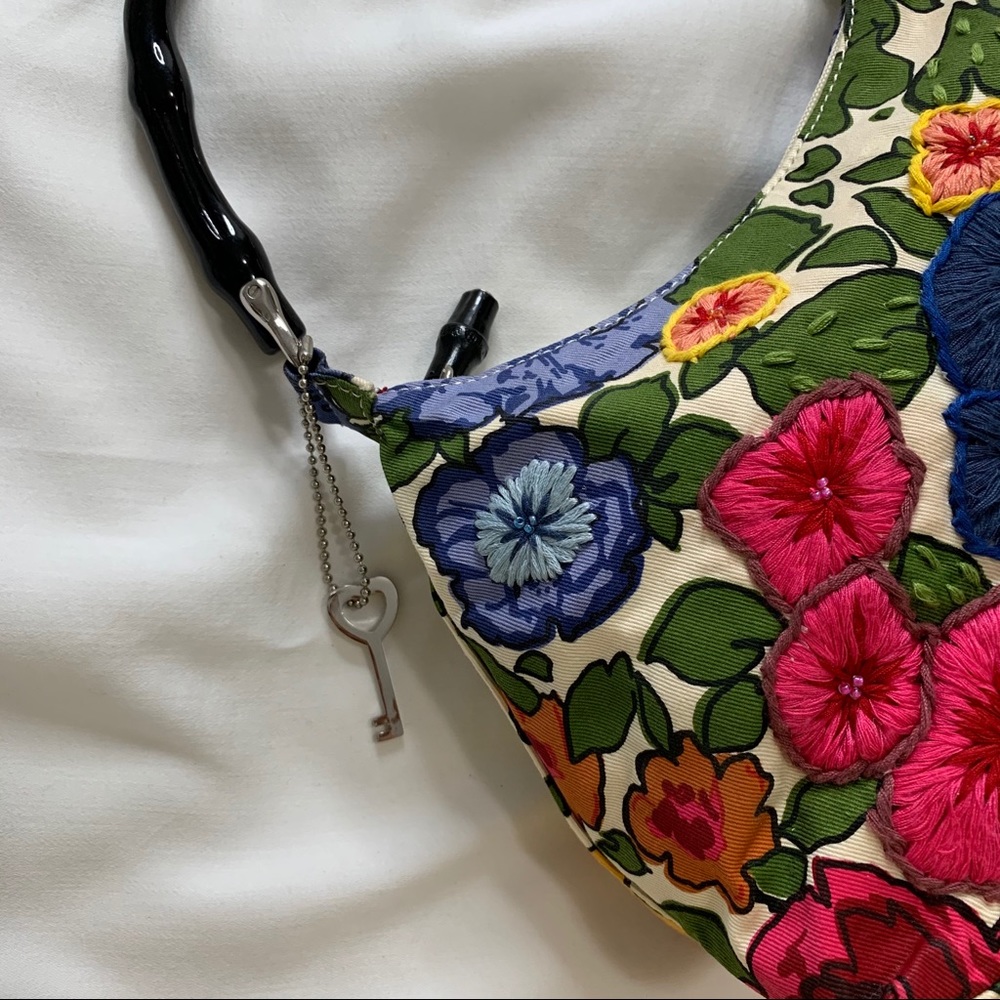 Vintage flower embroidered purse
